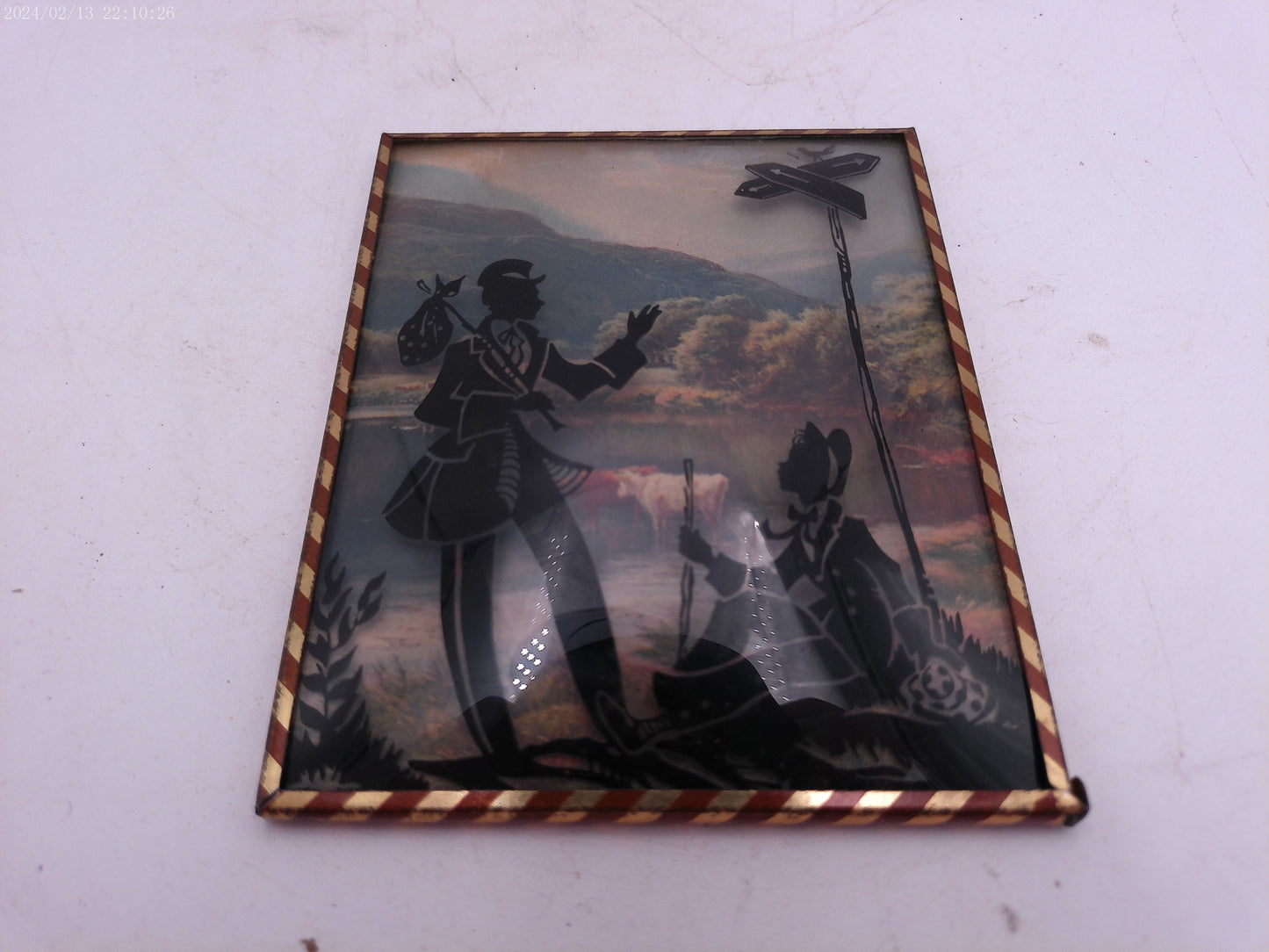 Glass Convex Silhouette Framed Picture Couple by FIELD  B39