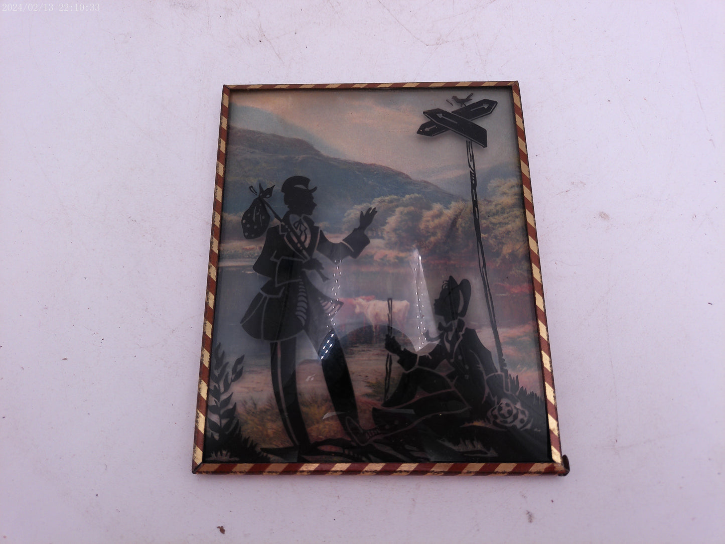 Glass Convex Silhouette Framed Picture Couple by FIELD  B39