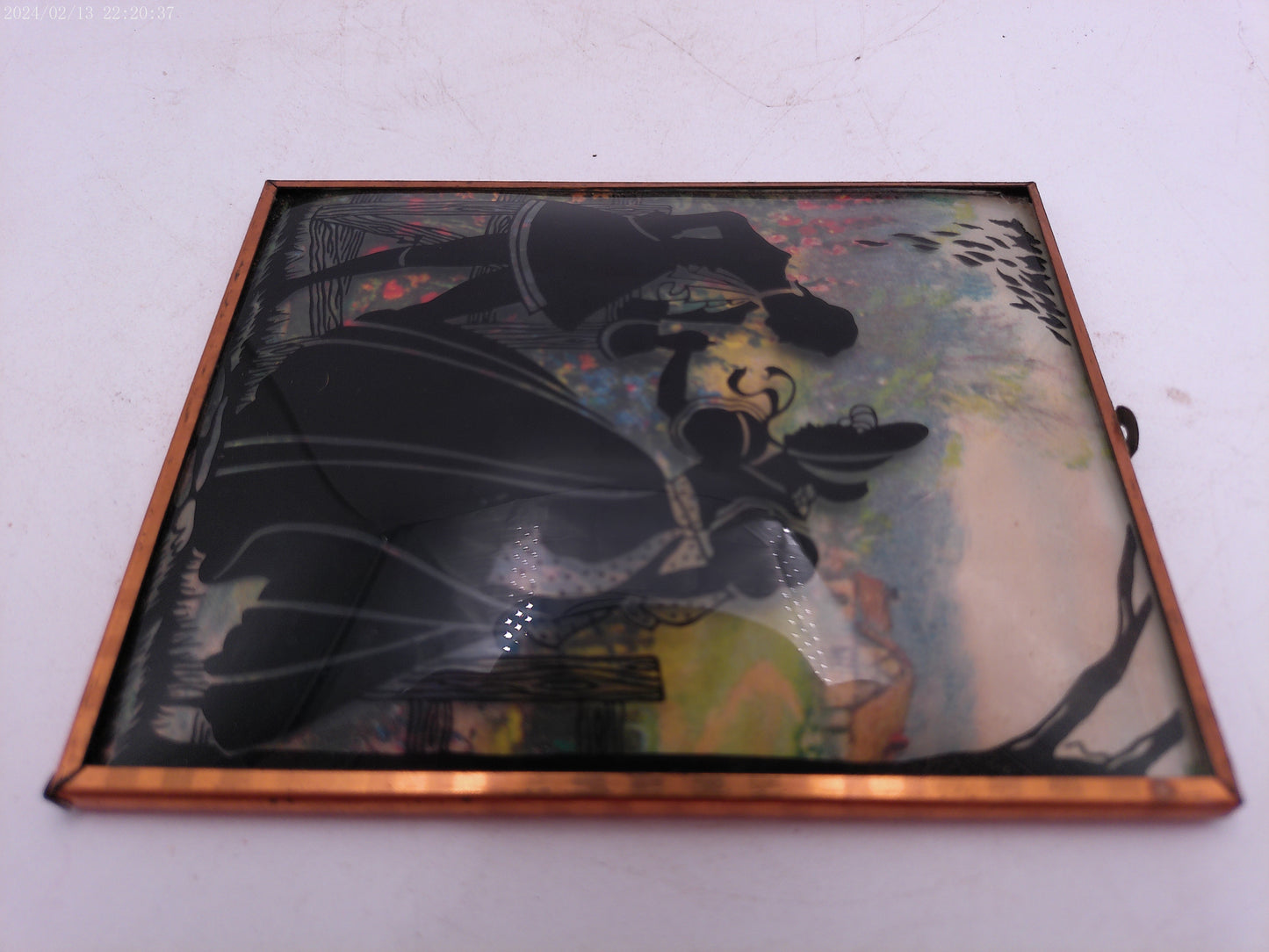 Glass Convex Silhouette Framed Picture Couple Holding Hands B317