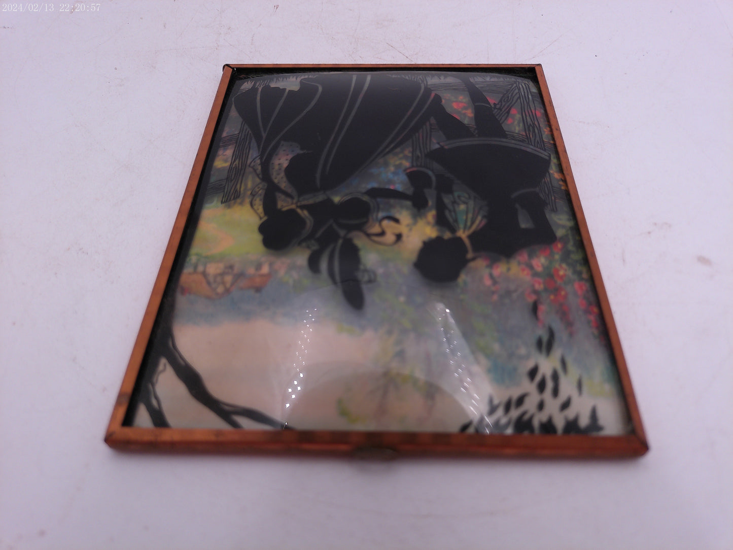 Glass Convex Silhouette Framed Picture Couple Holding Hands B317