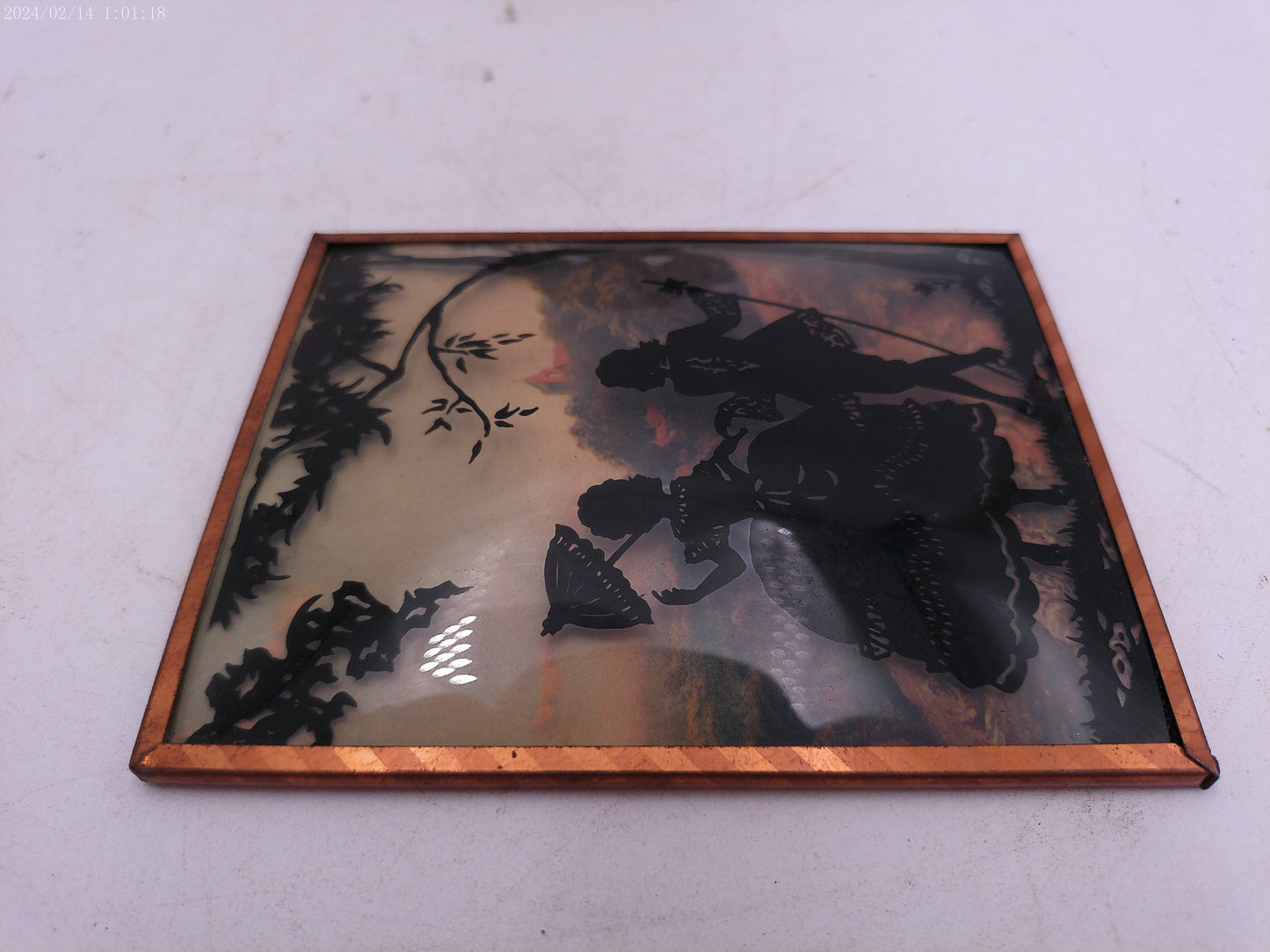 Glass Convex Silhouette Framed Picture Couple Enjoying Time Together B515