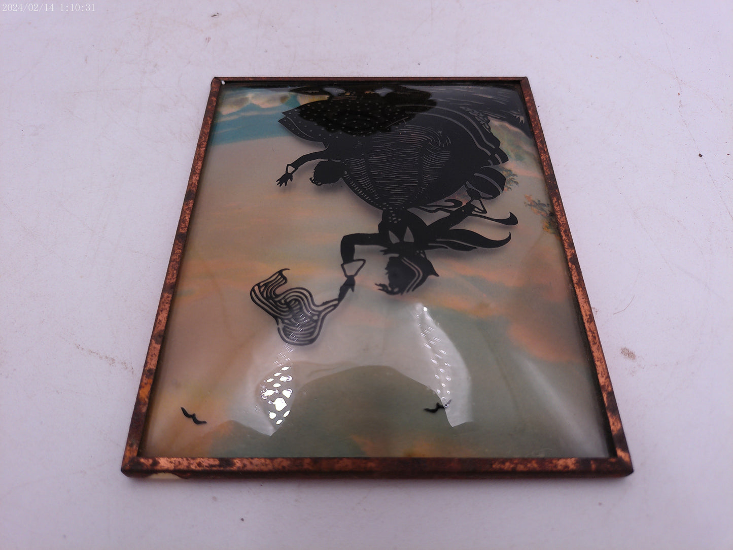 Glass Convex Silhouette Framed Picture Mother and Daughter Enjoying Breeze B521