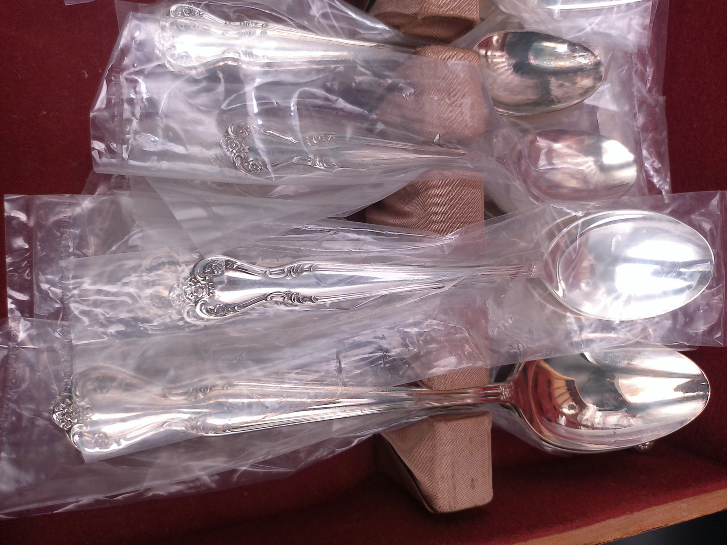 Rogers & Bro. Silverware Flatware in Wood Chest 50 pcs