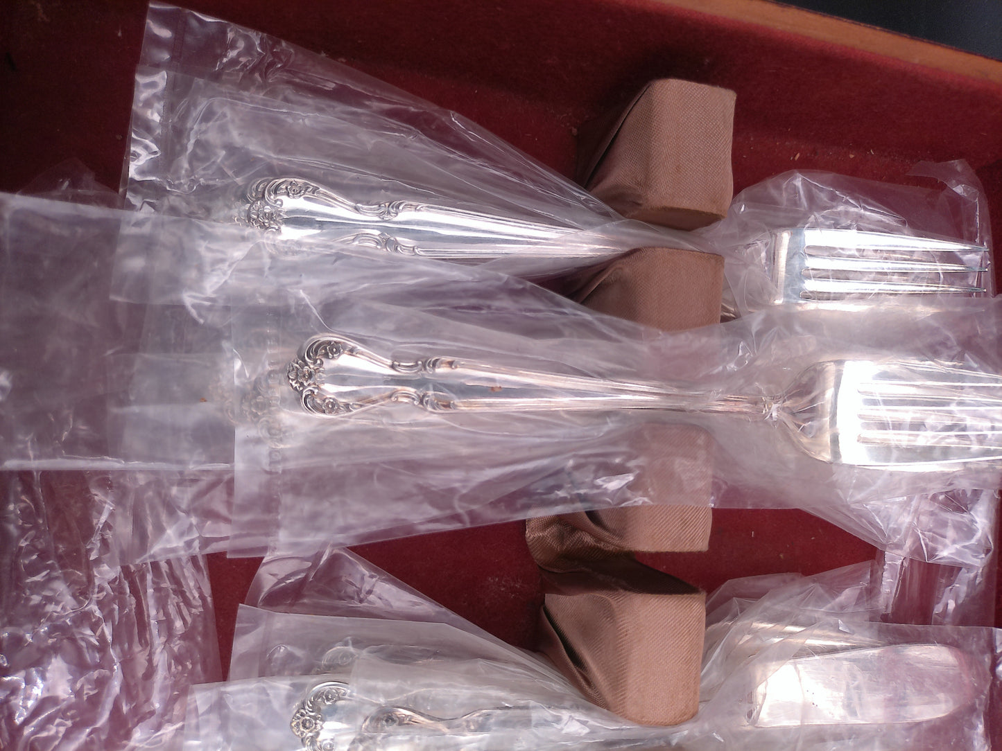 Rogers & Bro. Silverware Flatware in Wood Chest 50 pcs