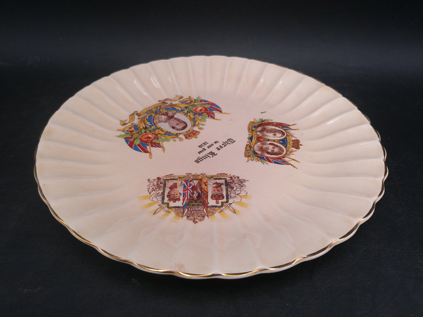 Sovereign Canada A Coronation Commemorative Plate Three Kings 1936 Gold Rim and some lettering