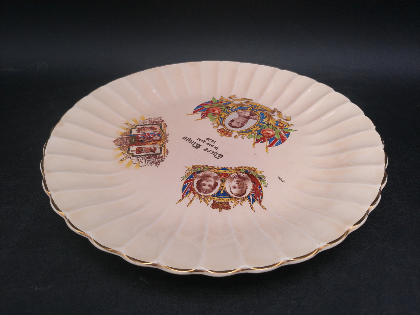 Sovereign Canada A Coronation Commemorative Plate Three Kings 1936 Gold Rim and some lettering