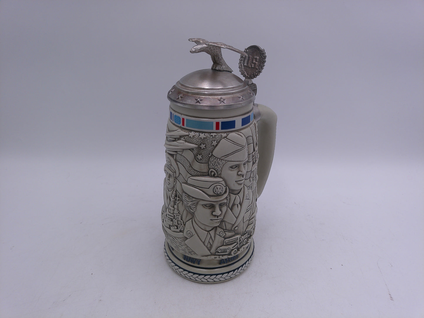 Beer Stein Avon Tribute to American Arm Forces year 1990 No. 172548 with Box