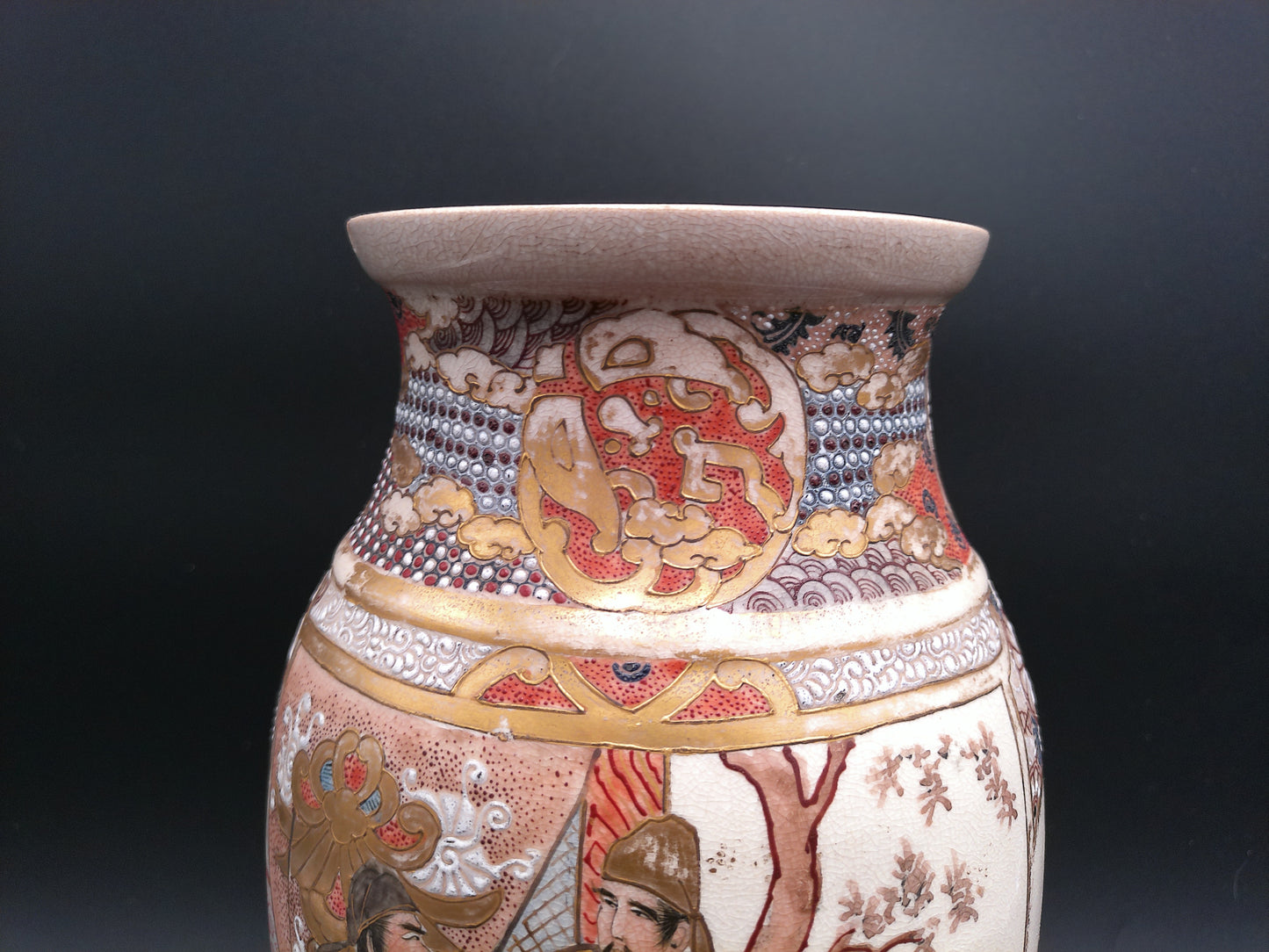Vase Large Fine Japanese Meiji Satsuma Gold Brocade Emperor Scholars VASE Ca. 1800s