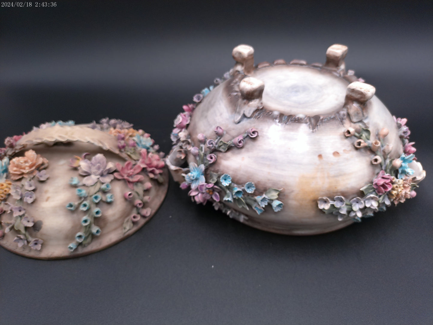 Capodimonte flower Centerpiece Bowl wih lid vintage