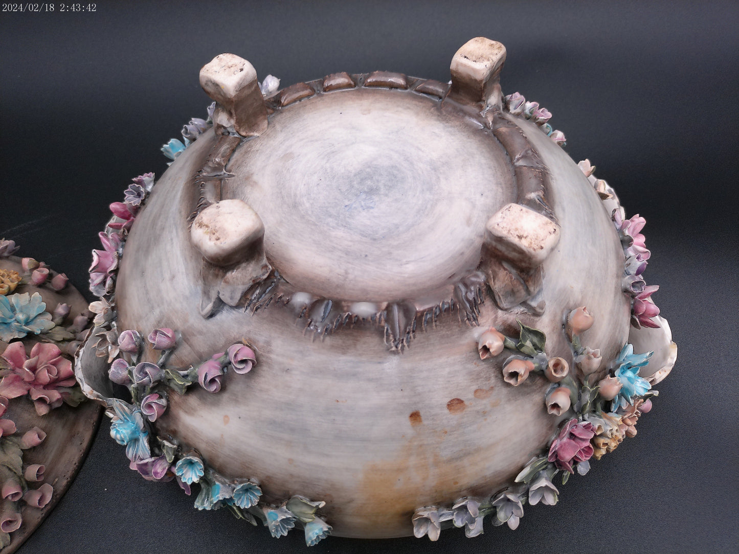 Capodimonte flower Centerpiece Bowl wih lid vintage