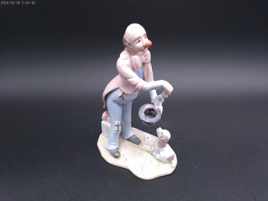 Sevilla Figurine Clown Pulling Rabbit out of Hat 1986