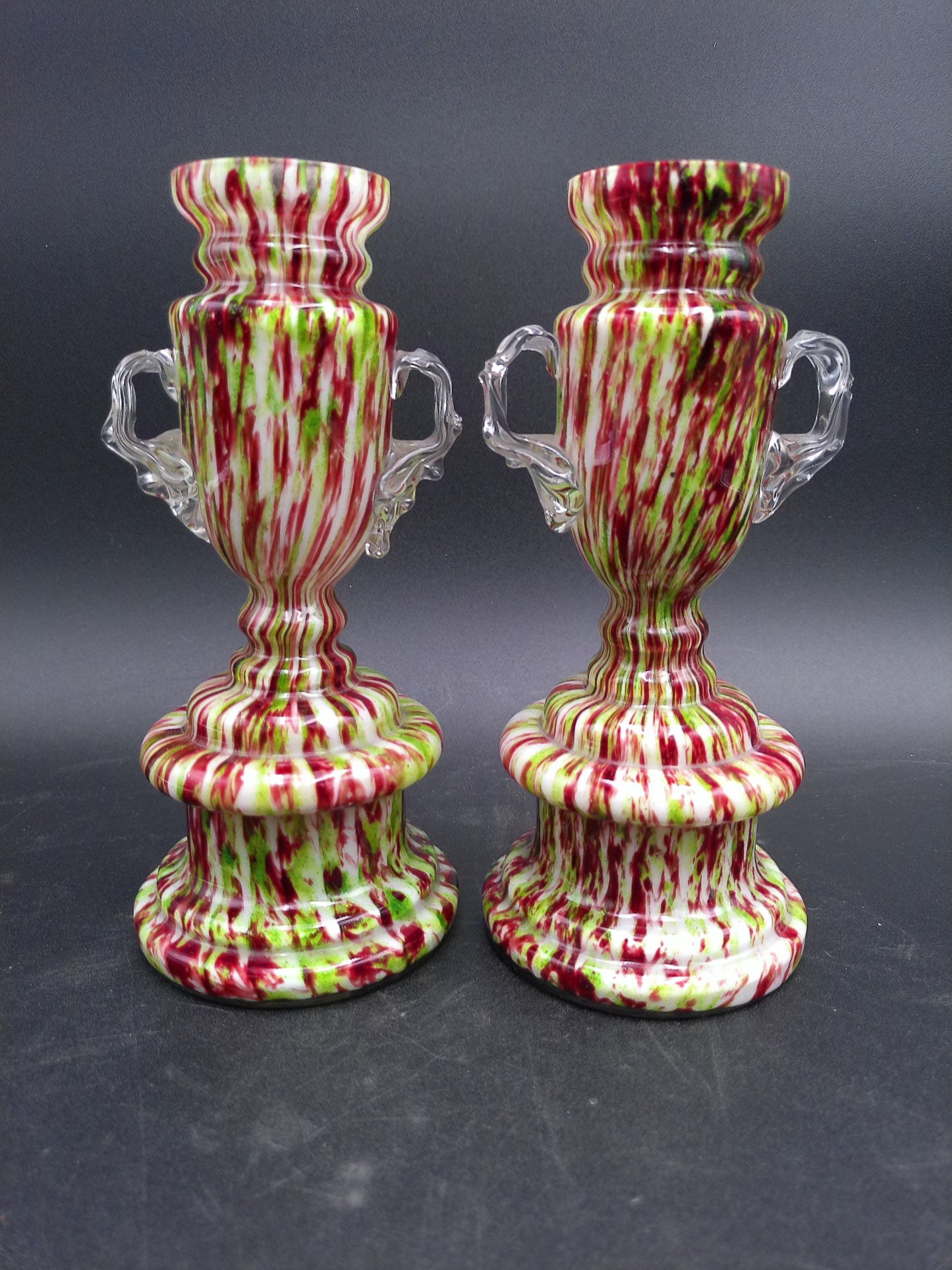 Victorian Antique Glass Candlestick Holders e Glass Peacock Trophy Vase lot of 2