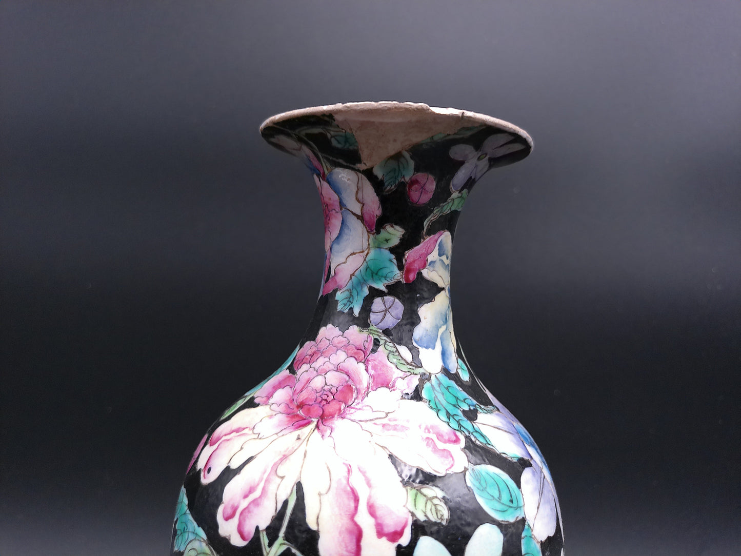 Chinese Poreclian High Black Vase with painted Flowers Vintage