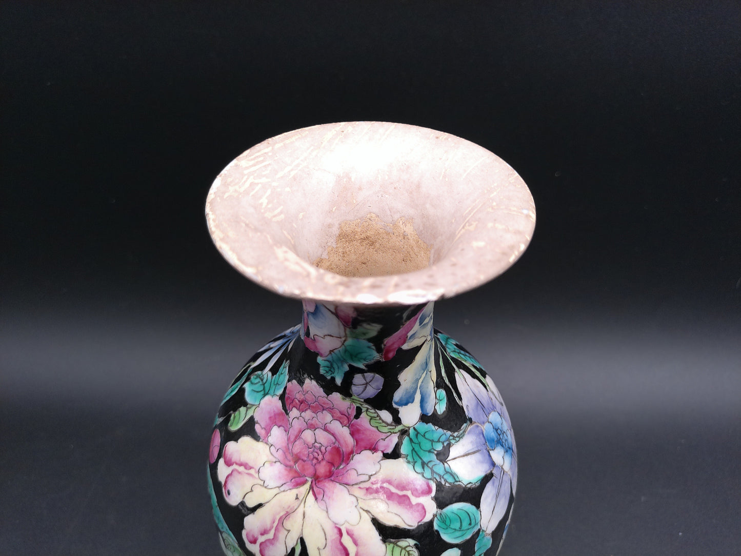 Chinese Poreclian High Black Vase with painted Flowers Vintage