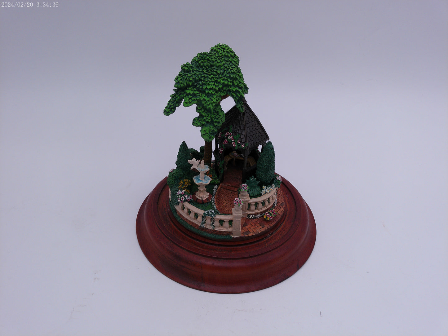 Princess Victoria's Dream Garden statue no cover