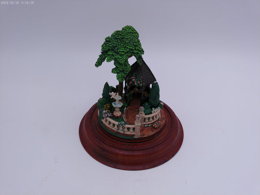 Princess Victoria's Dream Garden statue no cover