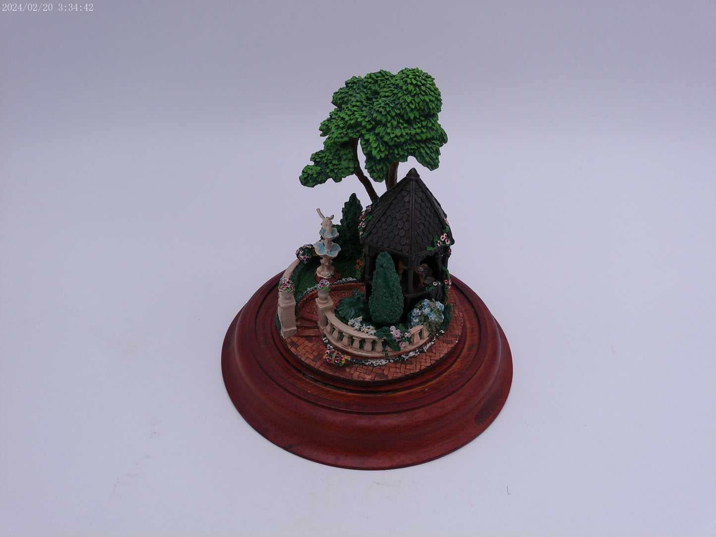 Princess Victoria's Dream Garden statue no cover