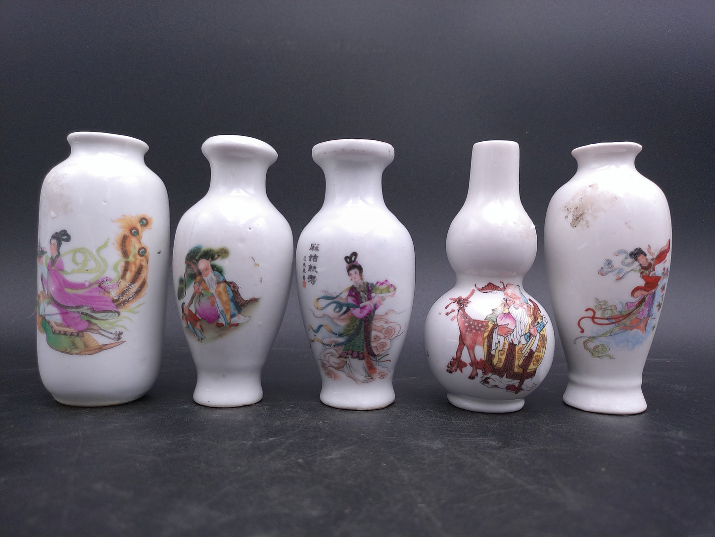 Chinese Lot of 5 Vases 1 is santa Oriental Porcelain Vases Hand Painted Vintage