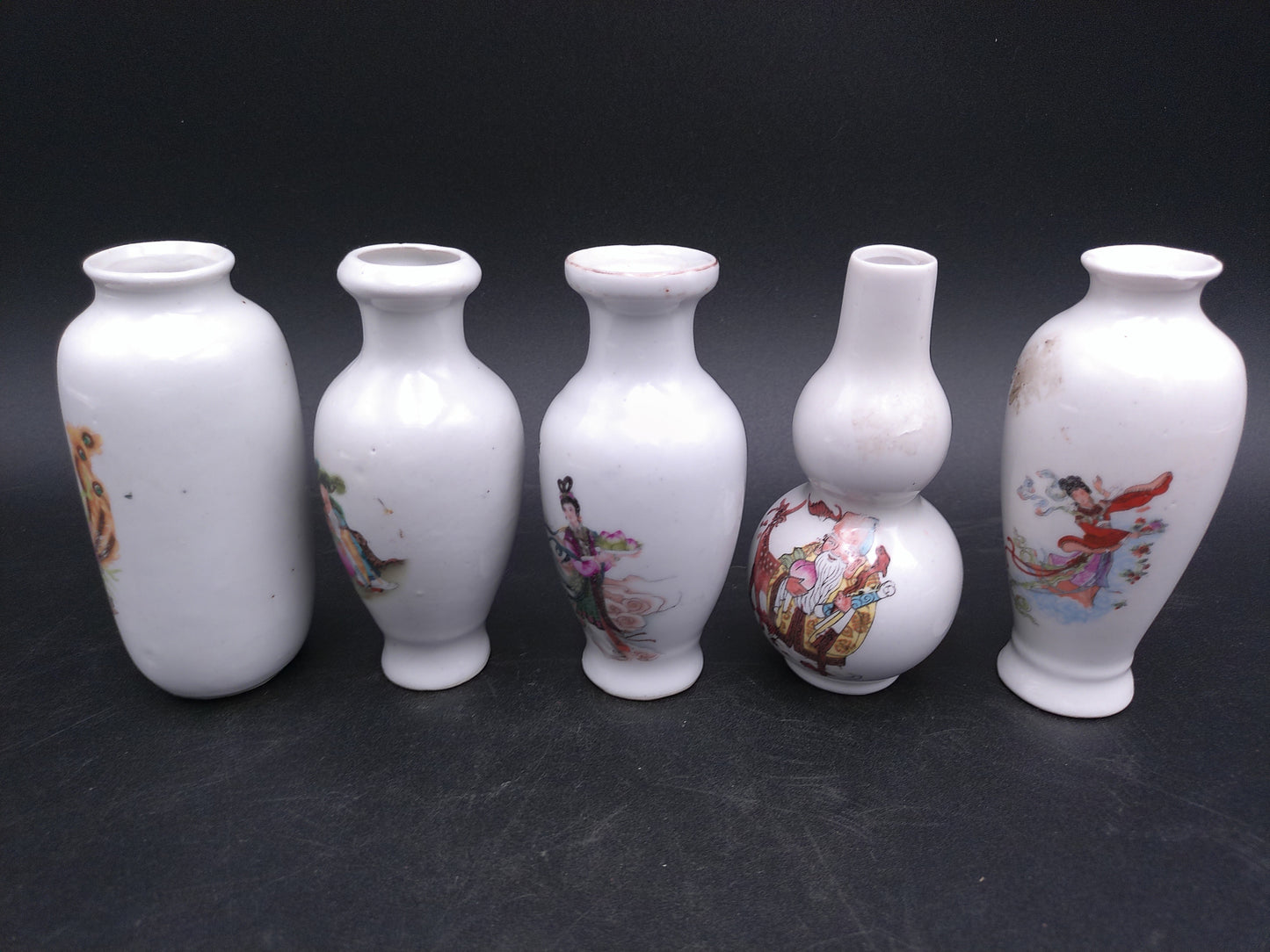 Chinese Lot of 5 Vases 1 is santa Oriental Porcelain Vases Hand Painted Vintage