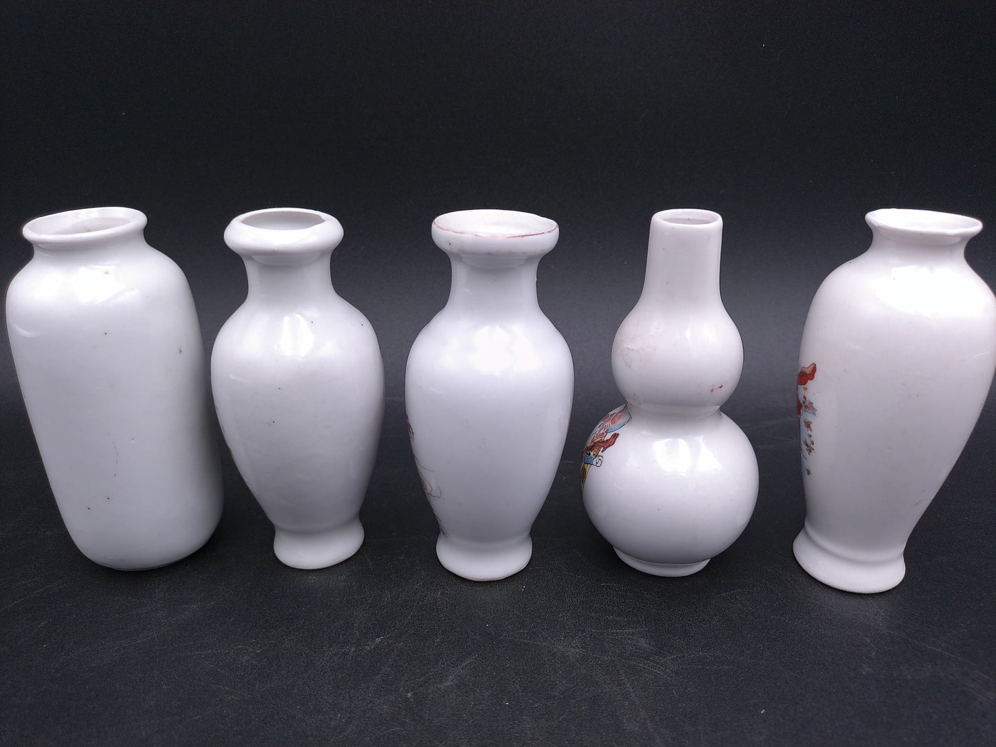Chinese Lot of 5 Vases 1 is santa Oriental Porcelain Vases Hand Painted Vintage