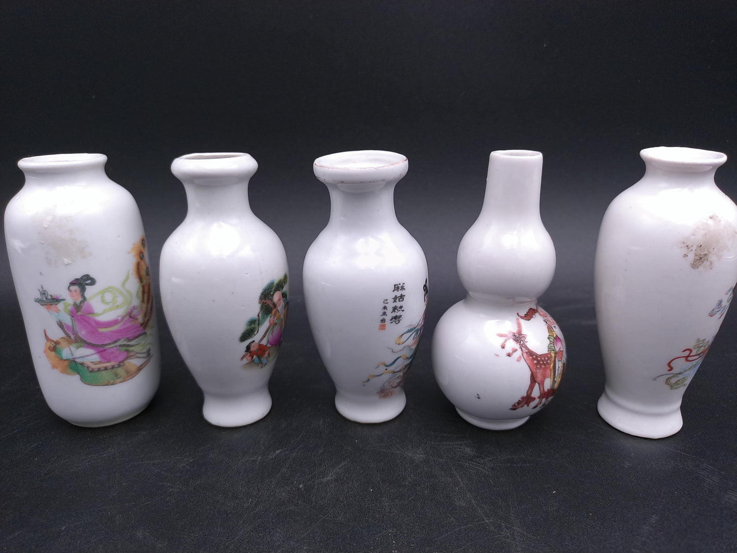 Chinese Lot of 5 Vases 1 is santa Oriental Porcelain Vases Hand Painted Vintage
