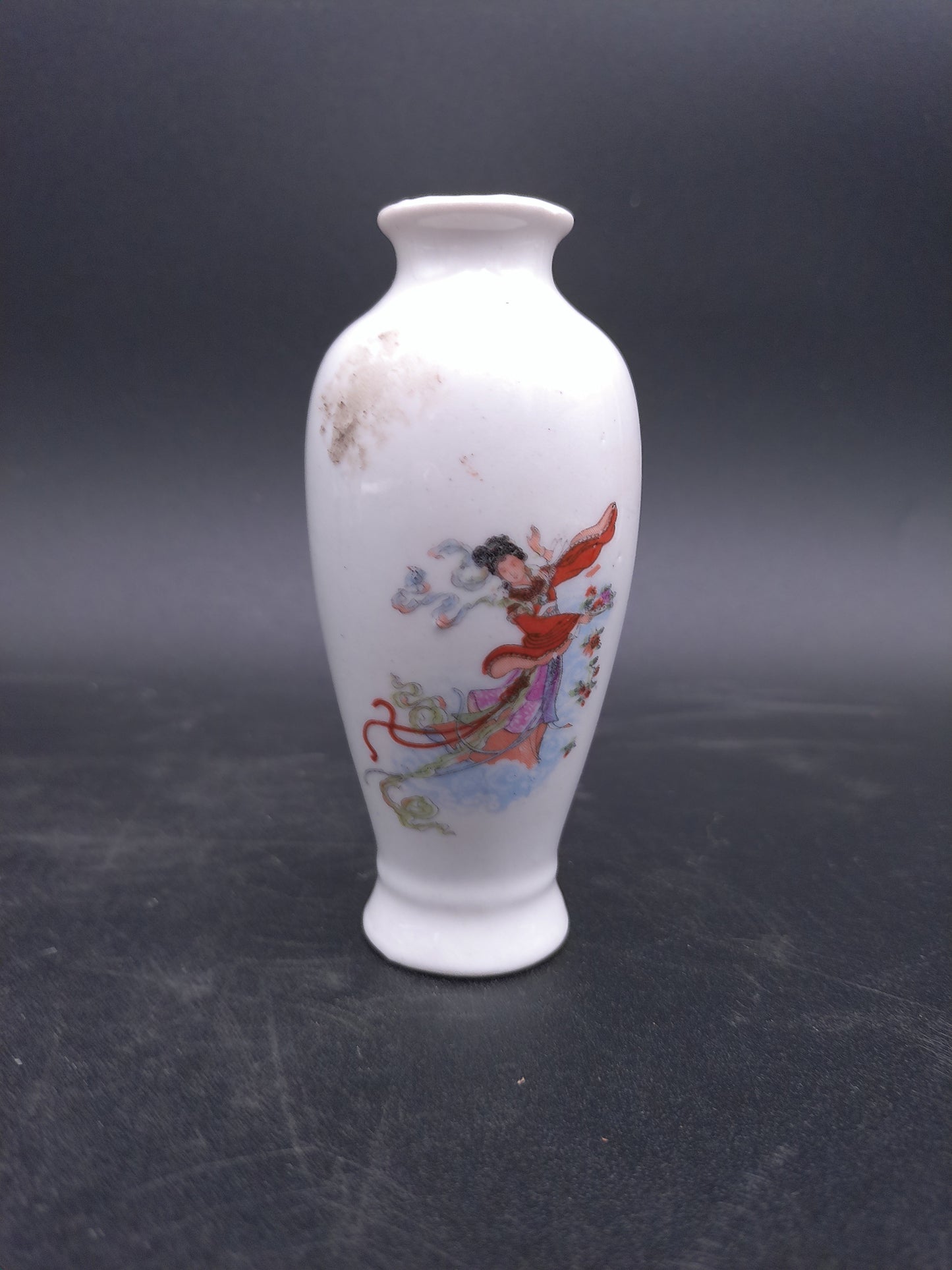 Chinese Lot of 5 Vases 1 is santa Oriental Porcelain Vases Hand Painted Vintage