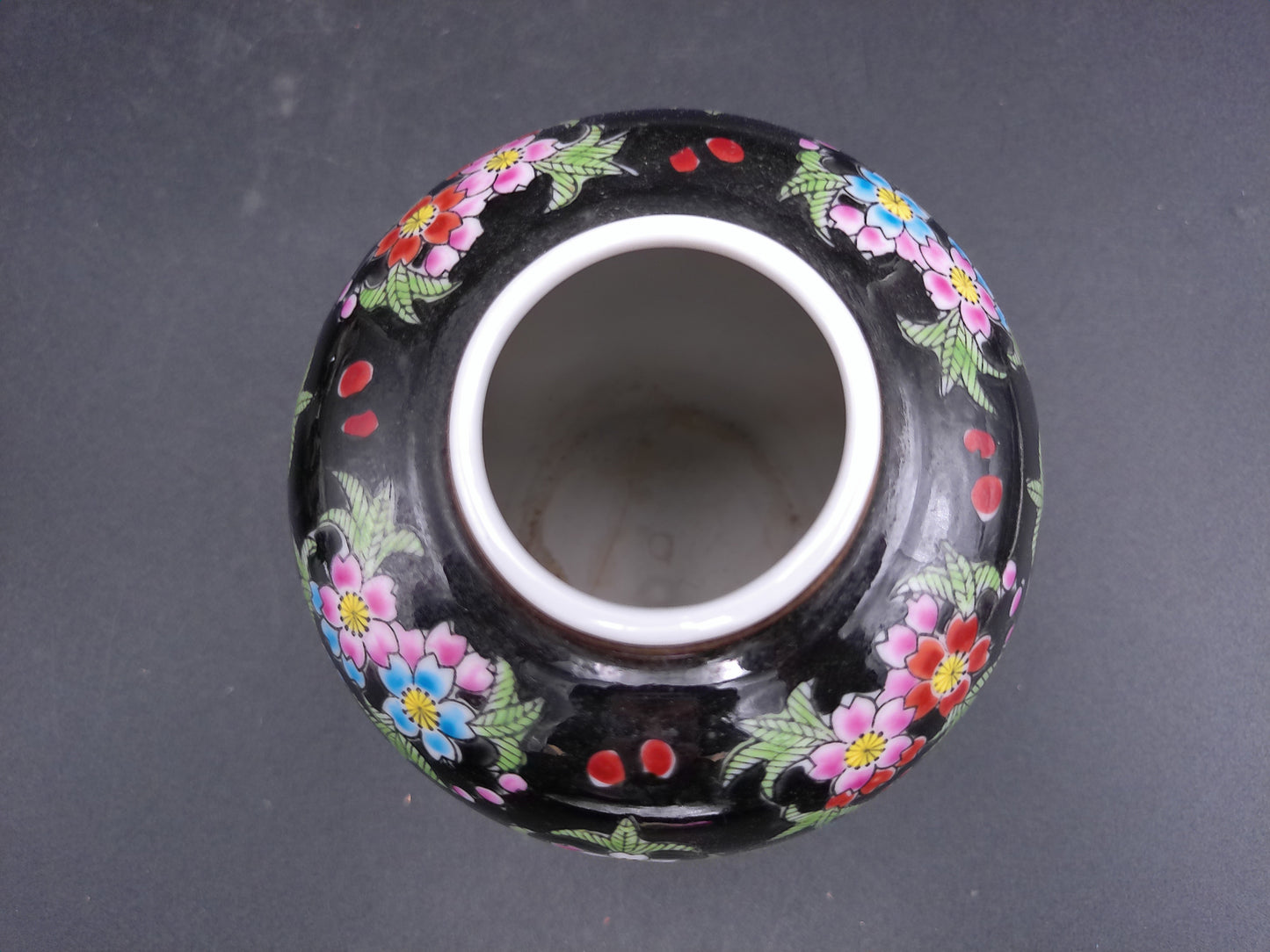 Chinese export ceramic and 1 with top of 3 jiger jar vase butterfly and flower design
