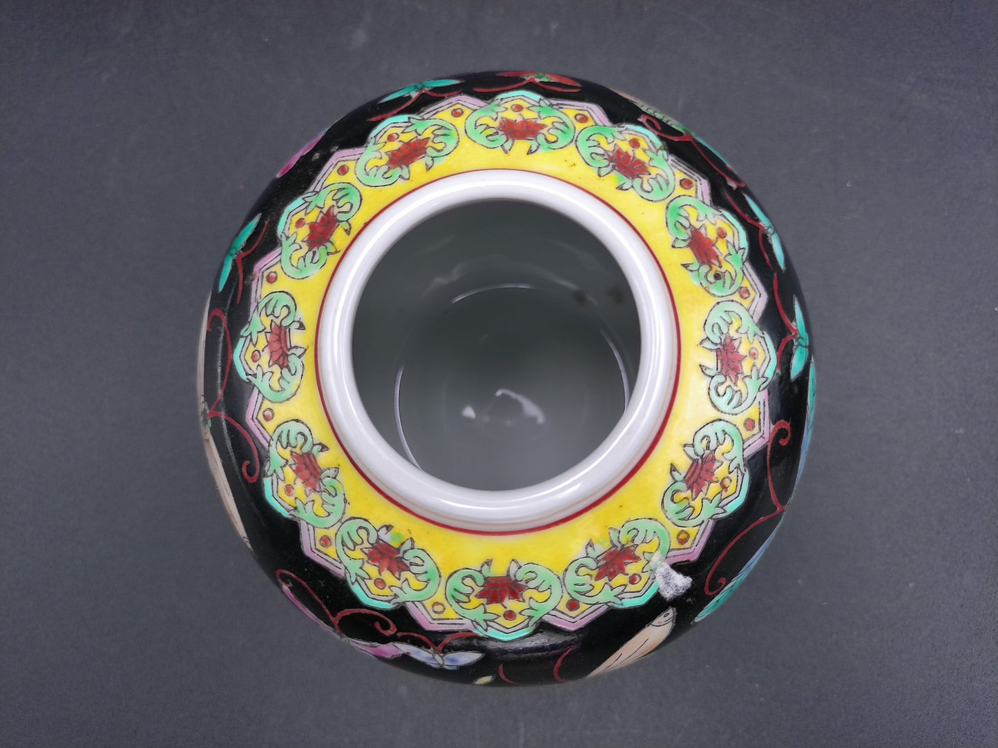 Chinese export ceramic and 1 with top of 3 jiger jar vase butterfly and flower design