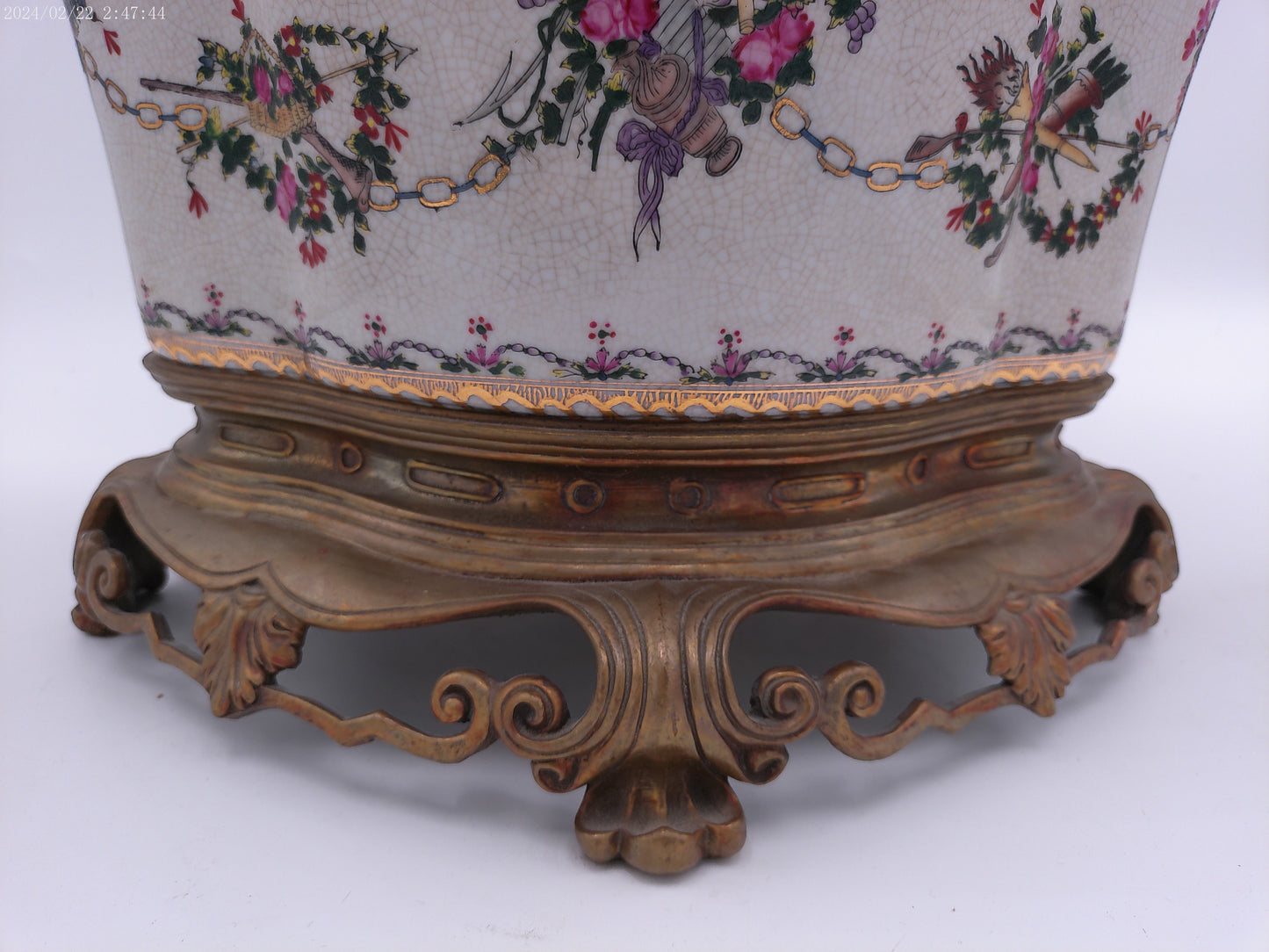 Wong Lee WL 1895 Porcelain Floral Pattern Planter Vase Vintage Fine Pottery