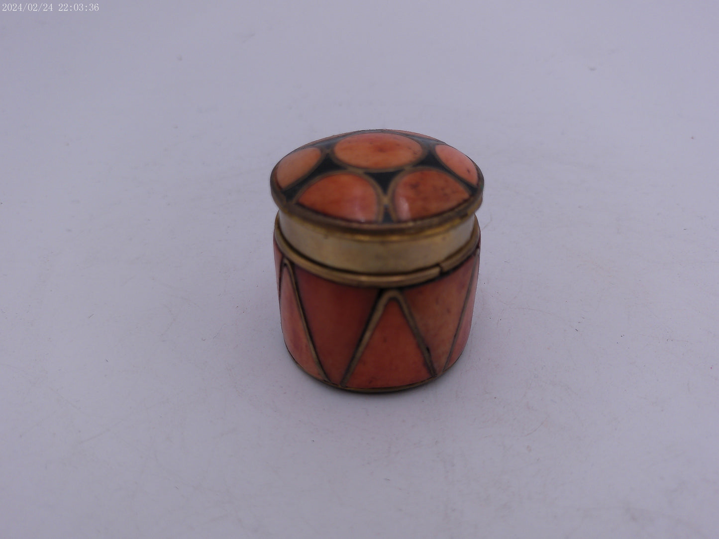 Metal and Shell Lidded Trinket Pot with Blue Lining, Patterned Pot with Shell design