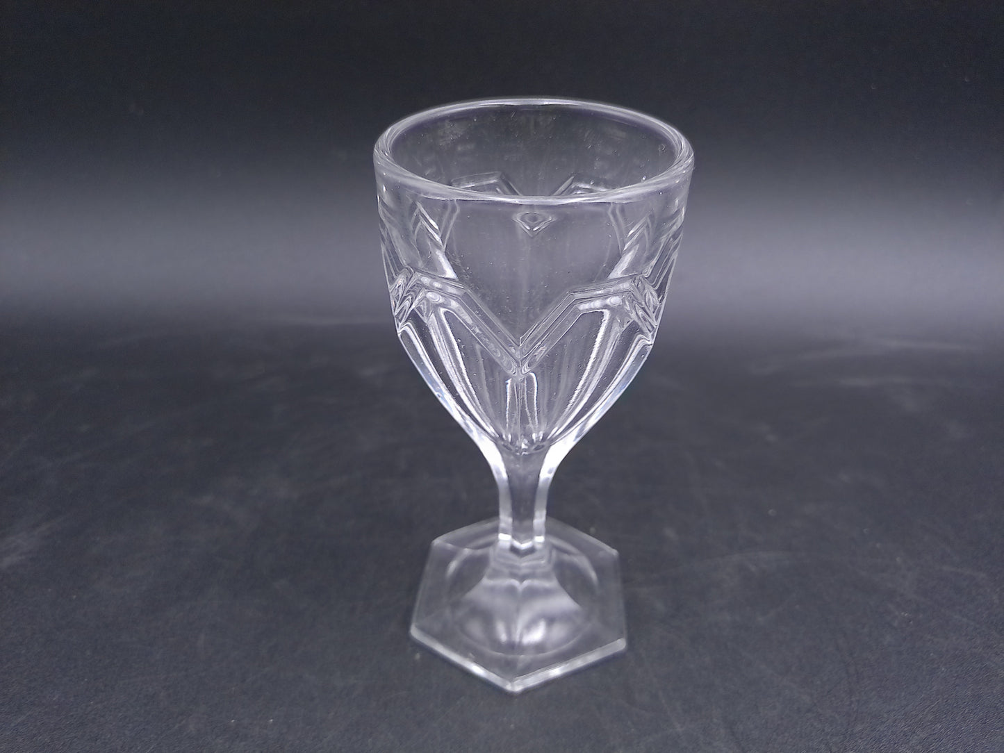 High Quality 1930s Vintage Art Deco Octagonal Cut Glass Drinking Glass