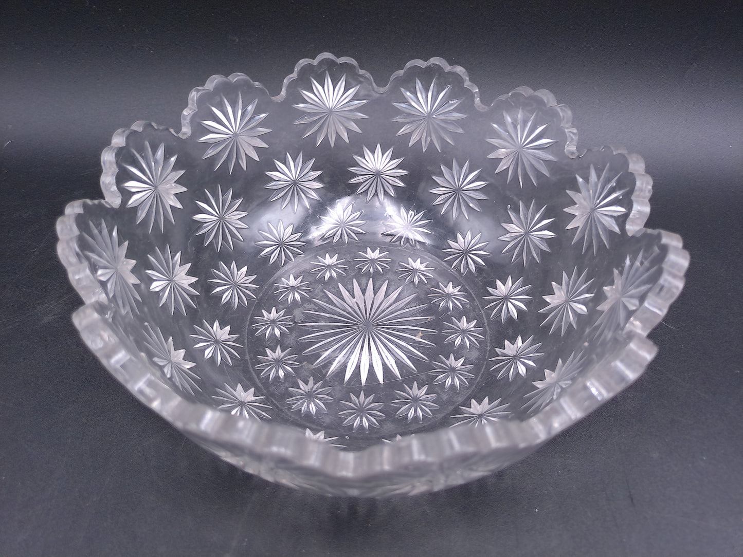 Westmoreland Star Pattern Round 9.5” Glass Crystal Bowl