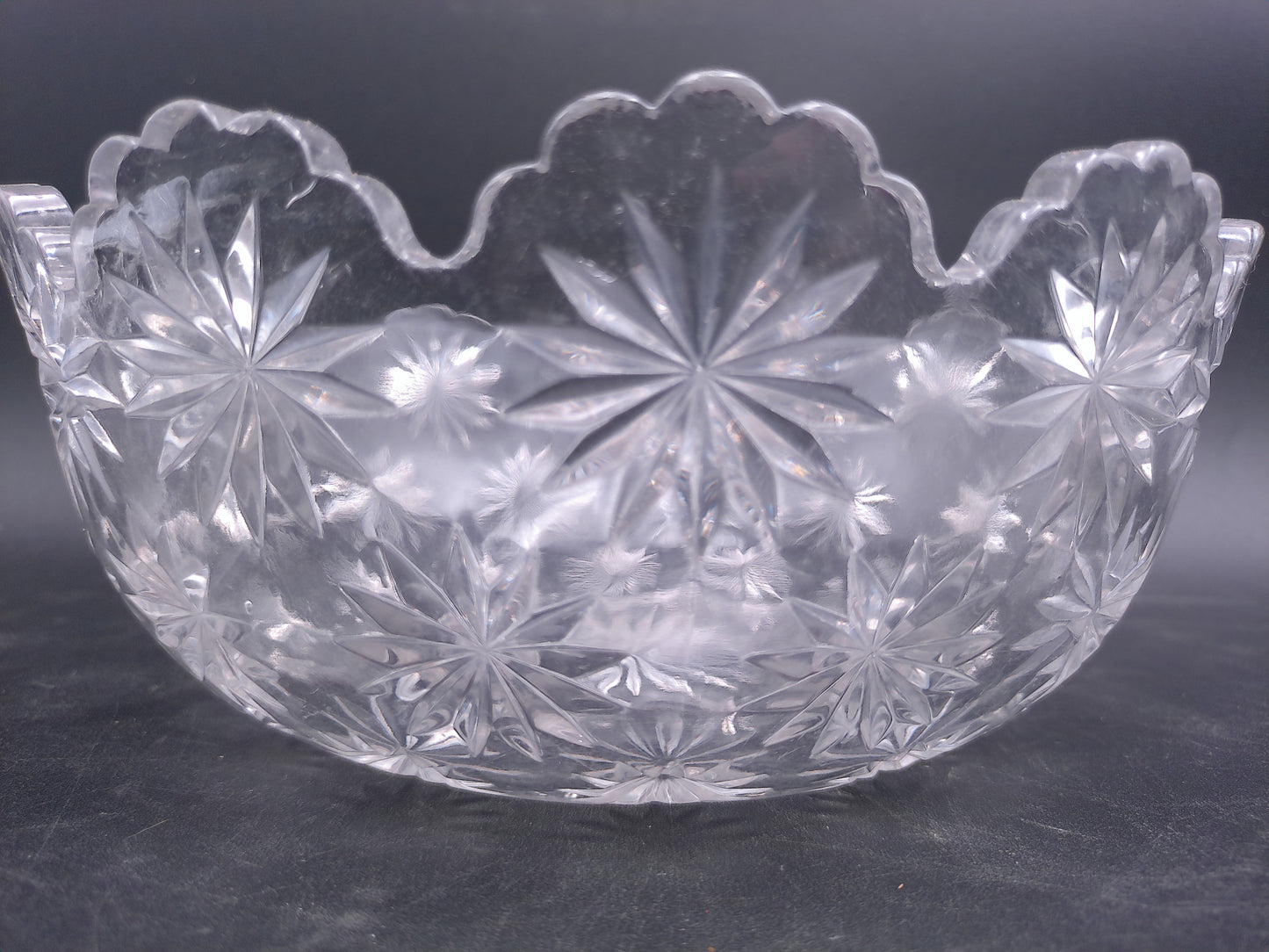 Westmoreland Star Pattern Round 9.5” Glass Crystal Bowl