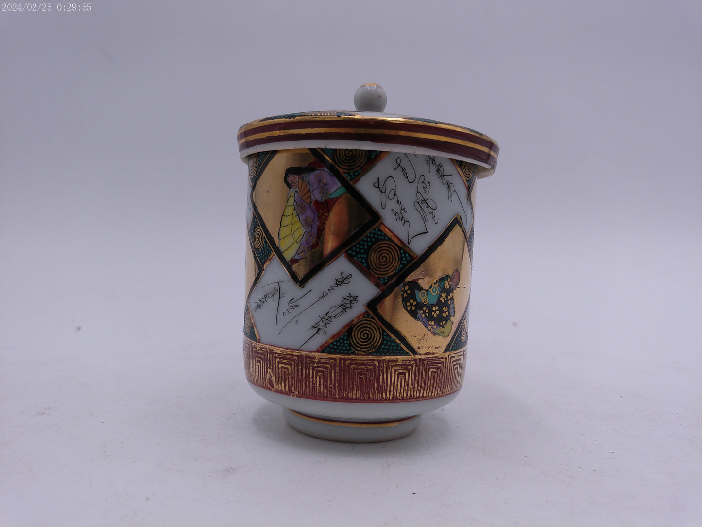 Japanese SATSUMA Hand Painted Porcelain Covered Jar