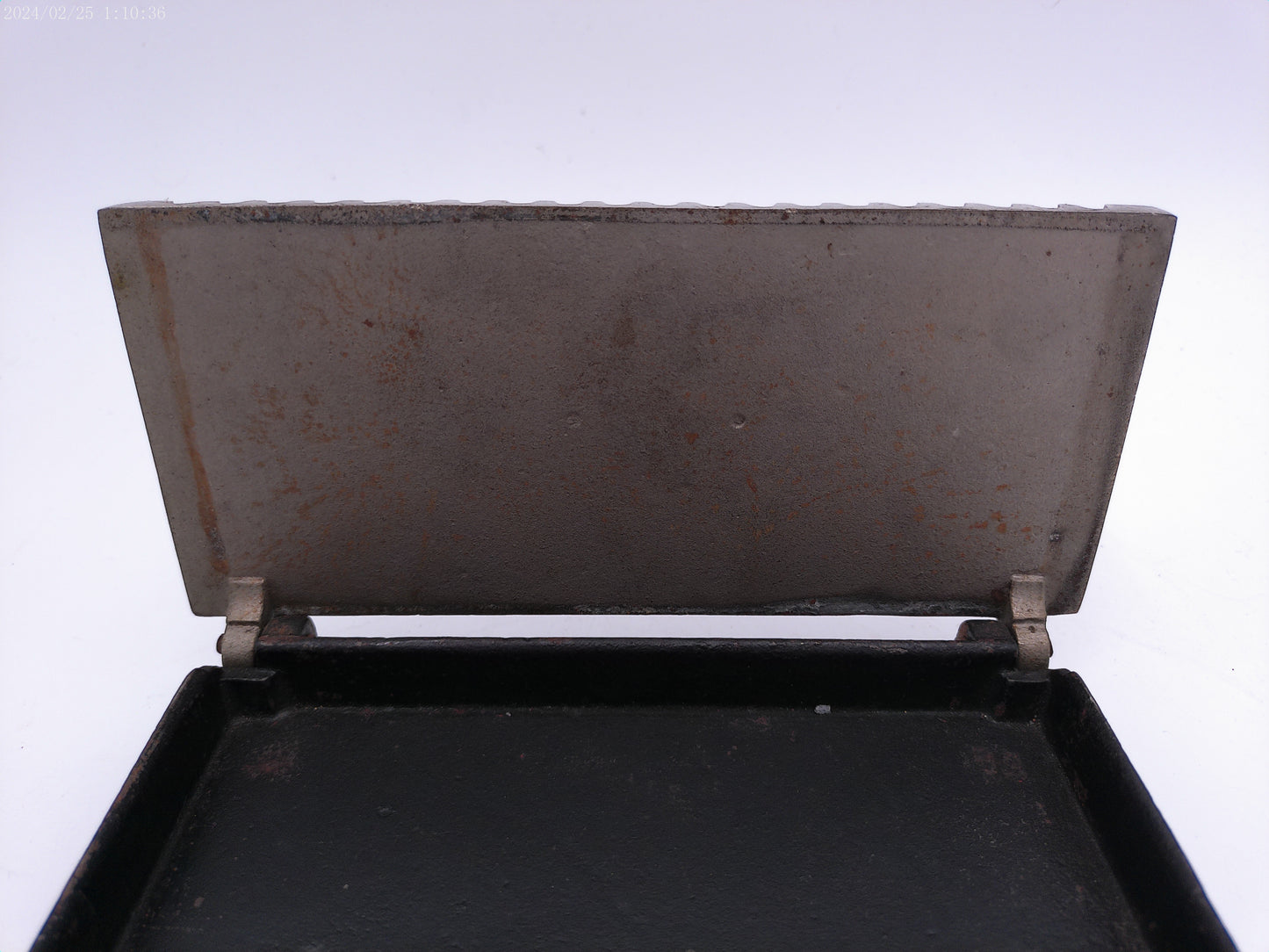 American Machine Cast Iron Hand Fluter Crimper or unique metal box