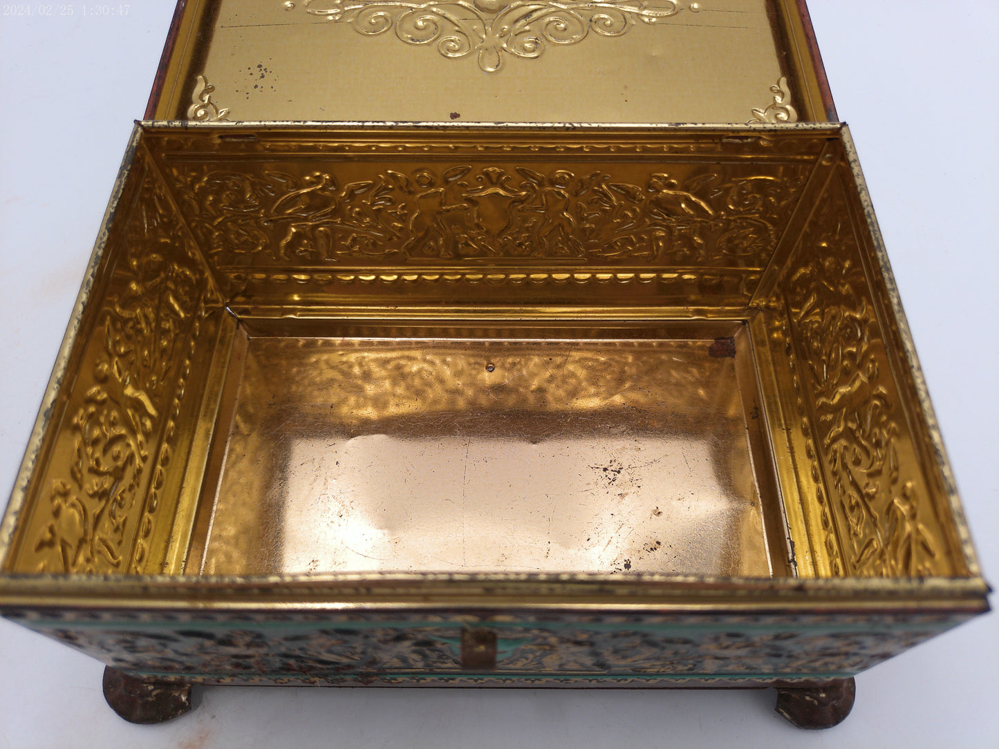 Vintage Metal Trinket Box Metal "Wood Look" Keepsake Box with Cherub Design