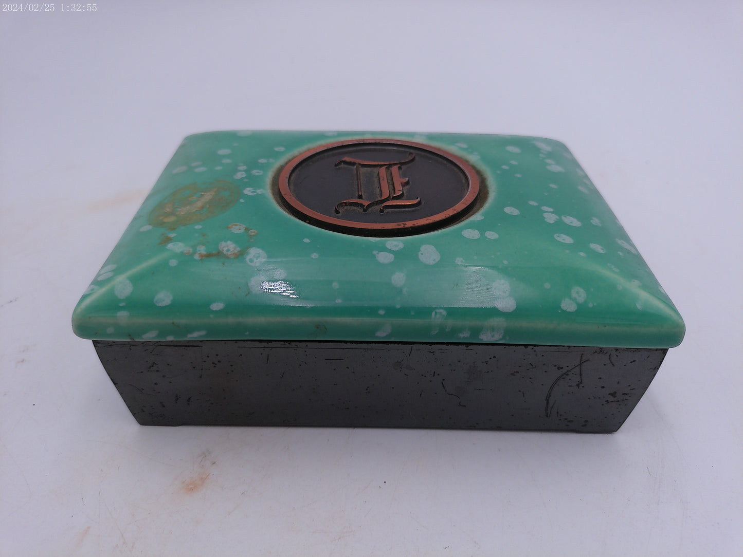 Roseville Hyde Park Tobacco Box Vintage