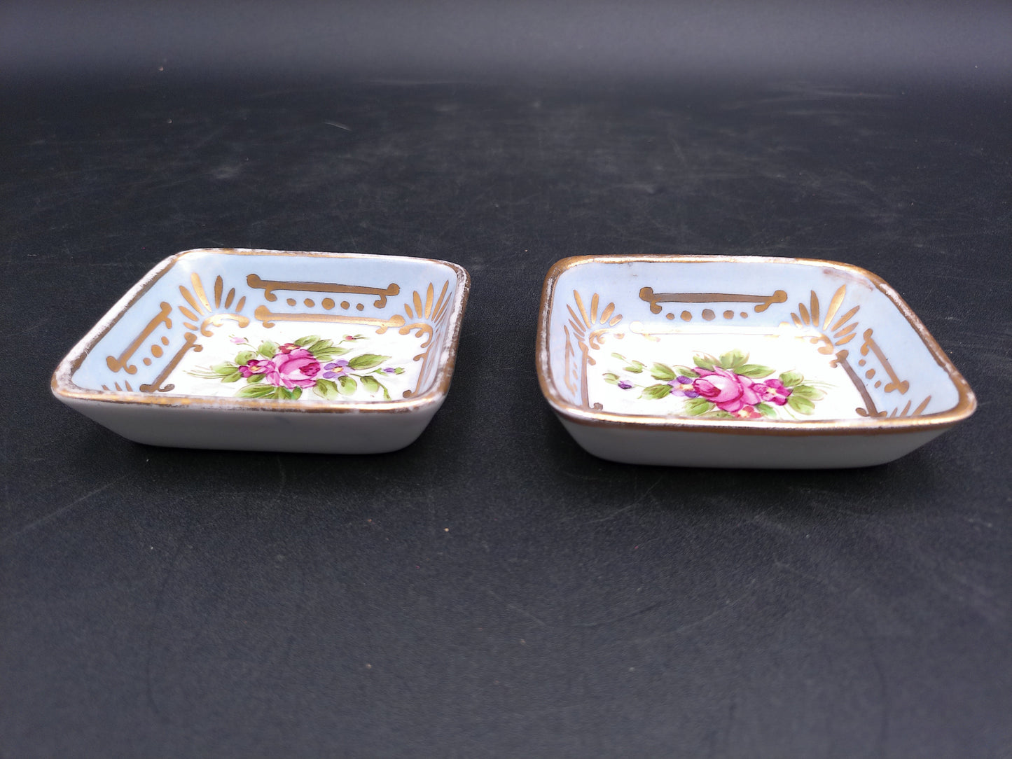 Gold painted Rim and Gold Painted Design Set of 2 Dishes Plates with Flower Design