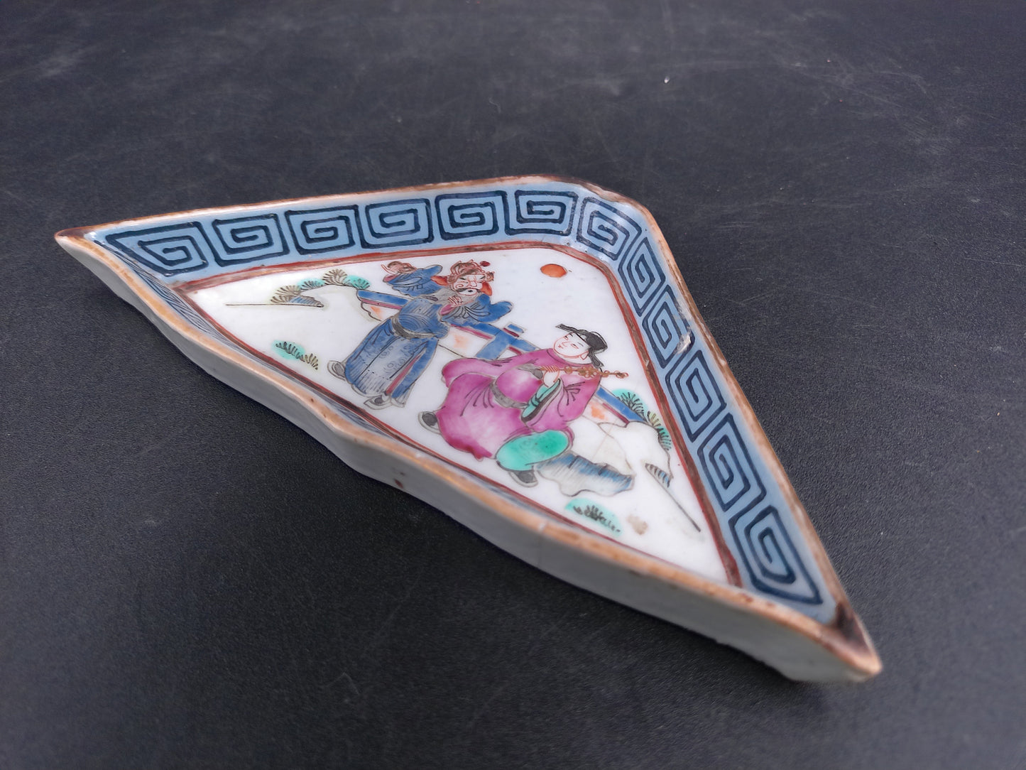 Tongzhi Fine Porcelain Corner Plate Late Qing Dynasty 1900s