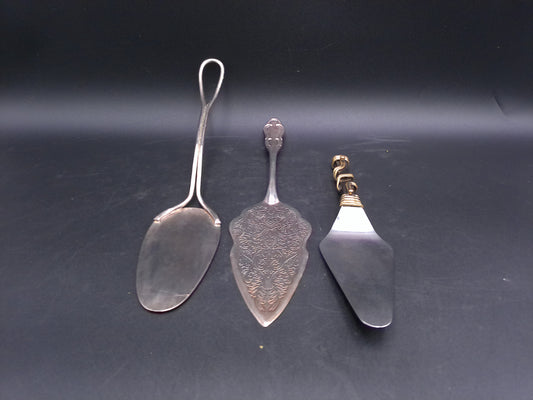 Cake Desert Servering knife  Lot of 3 Silver Plated Ornate Vintage Reiruncu mfg