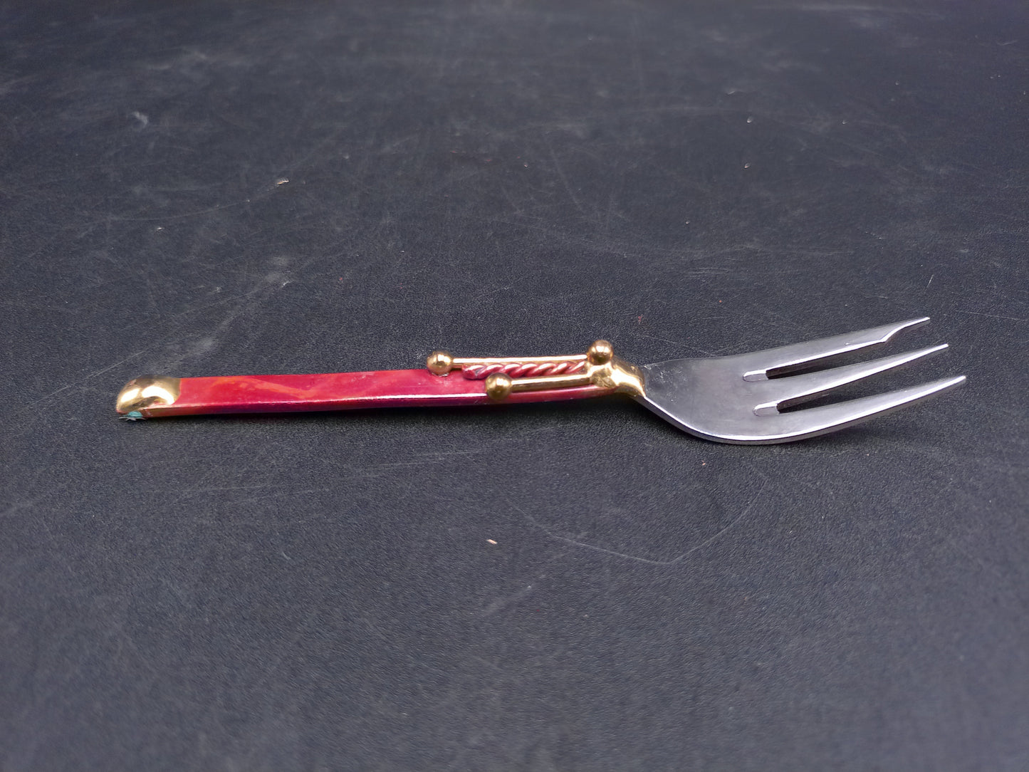 Group of 5 Decorative Dinner Cake Forks Gold Colored Vintage