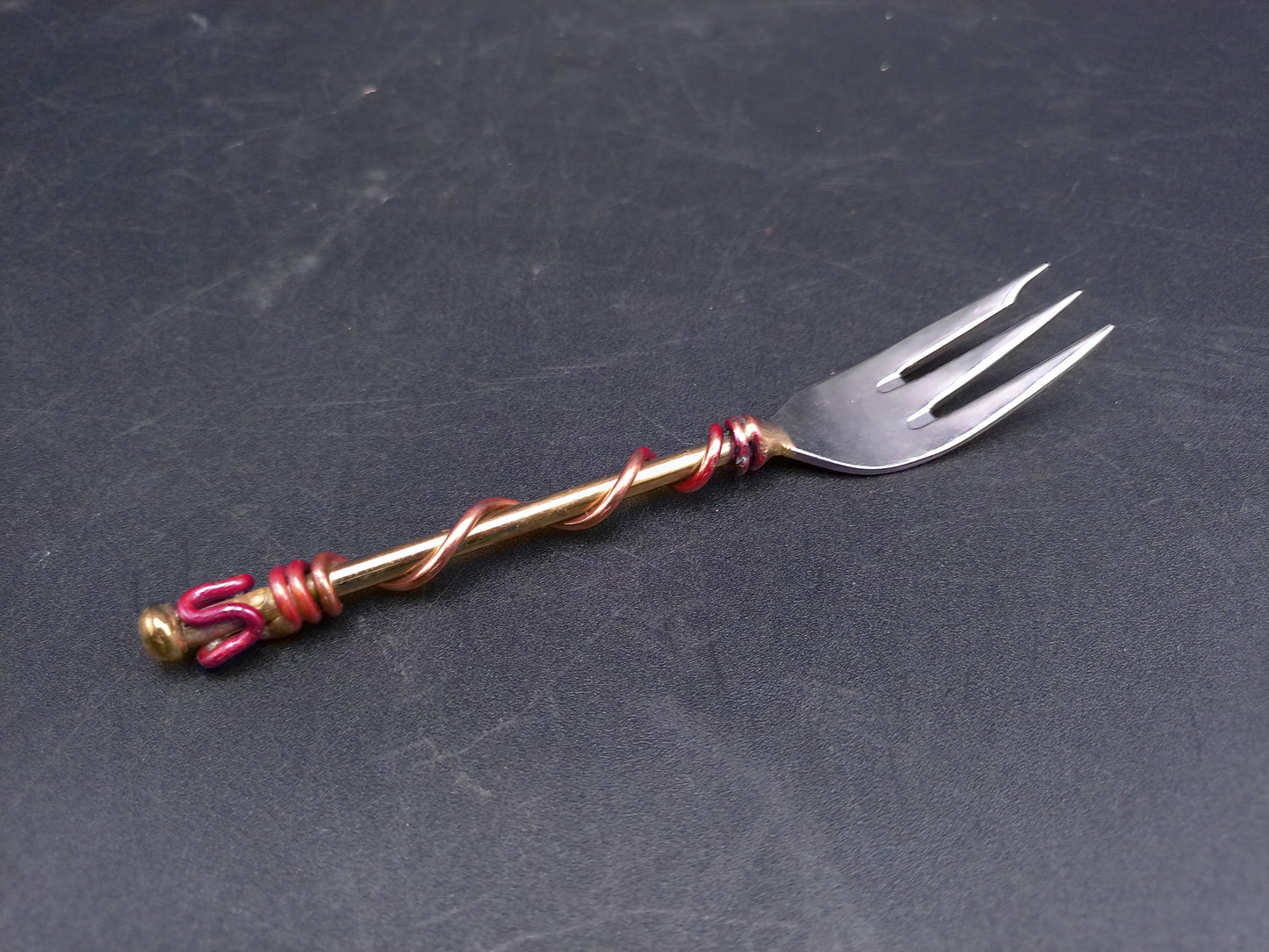 Group of 5 Decorative Dinner Cake Forks Gold Colored Vintage