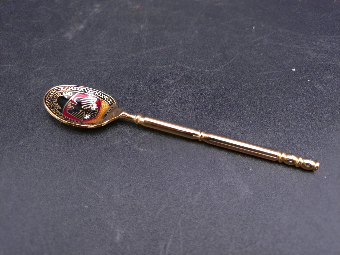Collectible Souvenir Deutschland Germany Gold Tone Spoon in Case