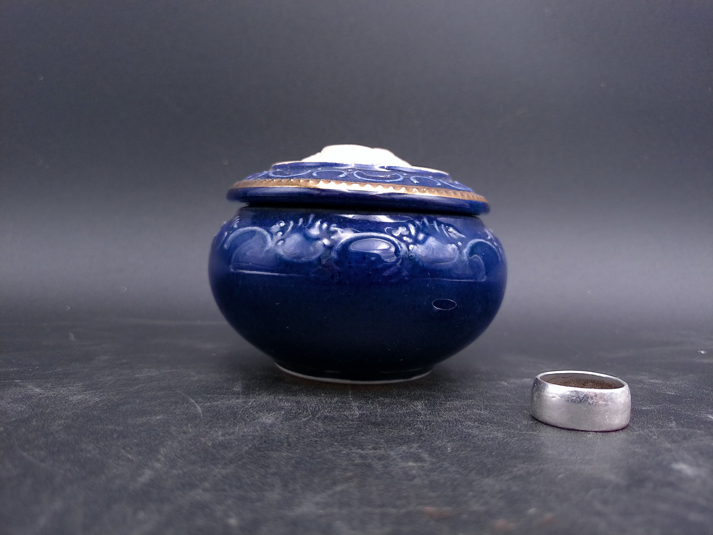 Trinket Bowl with Lid mall Hand Made Marked on Bottom Gold Rim Colonial Prortrait