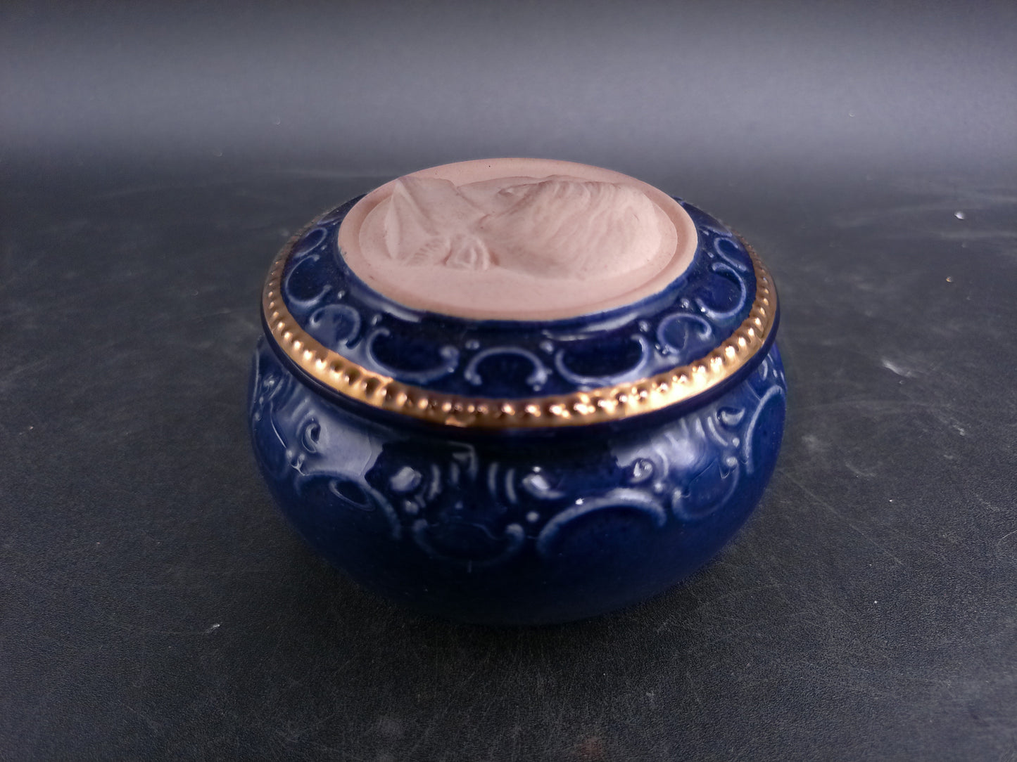 Trinket Bowl with Lid mall Hand Made Marked on Bottom Gold Rim Colonial Prortrait