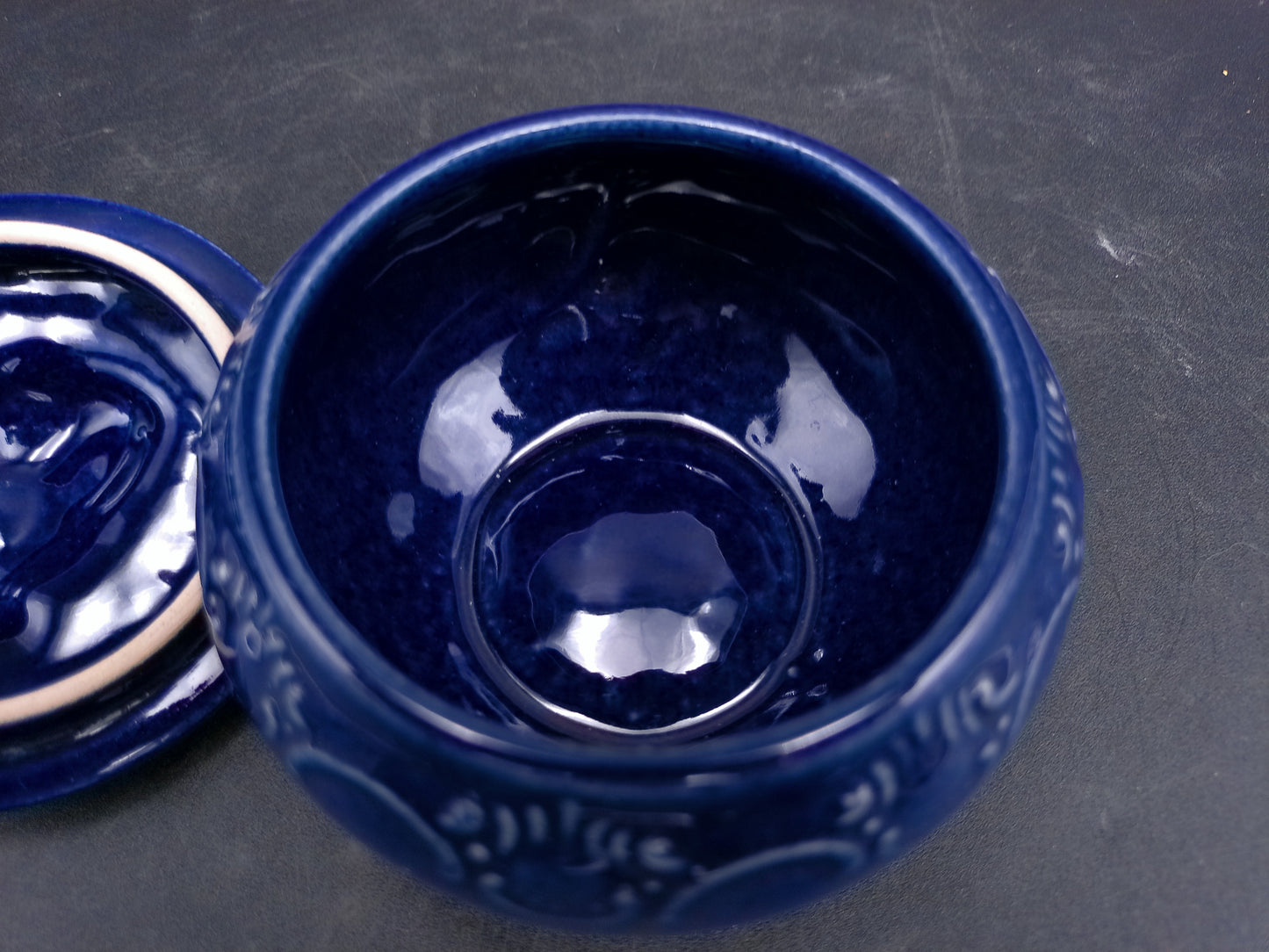 Trinket Bowl with Lid mall Hand Made Marked on Bottom Gold Rim Colonial Prortrait