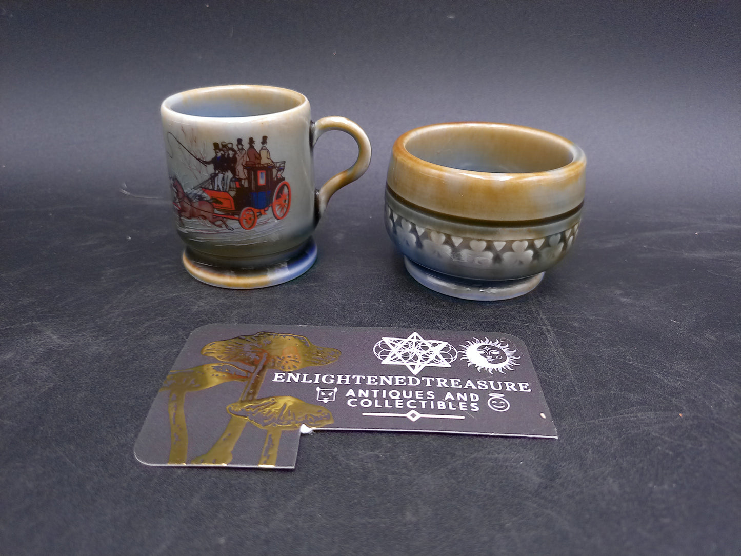 Irish Wade Porcelain set of 2 size Mugs Cups Made in Ireland Vintage