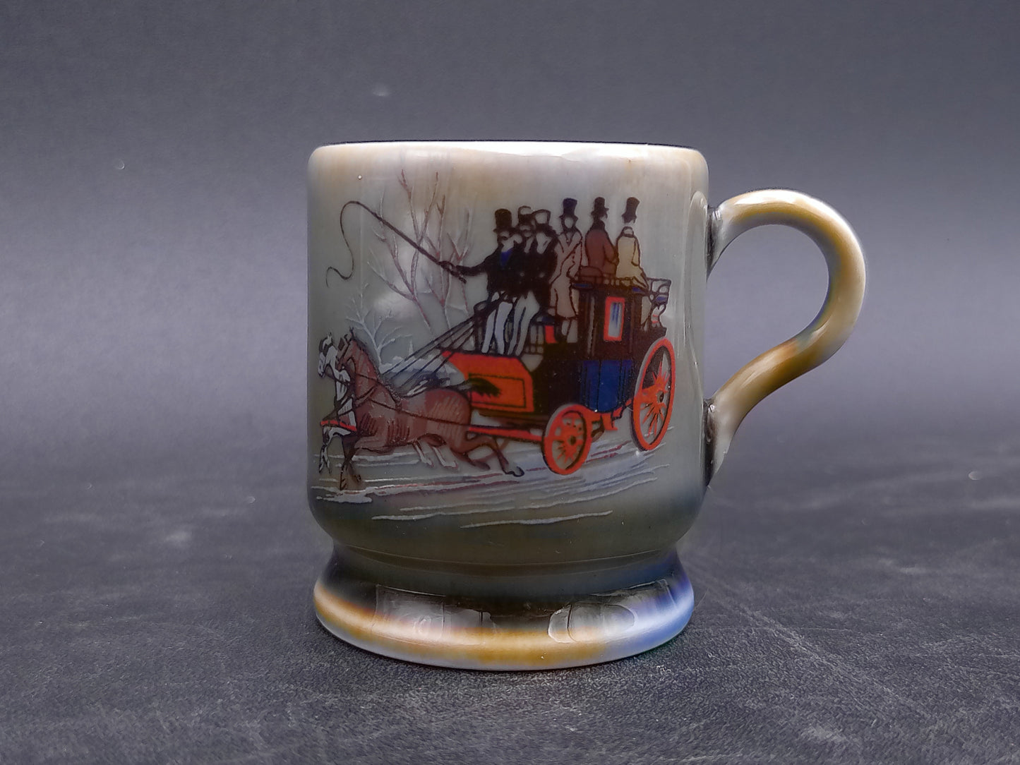 Irish Wade Porcelain set of 2 size Mugs Cups Made in Ireland Vintage
