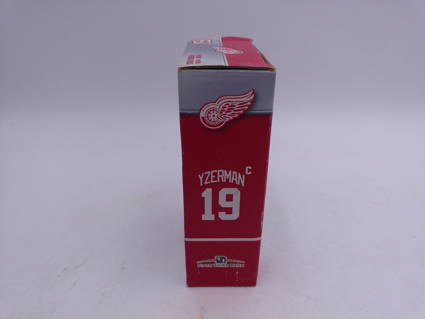 Steve Yzerman The Captain NHL Plaque box and pin