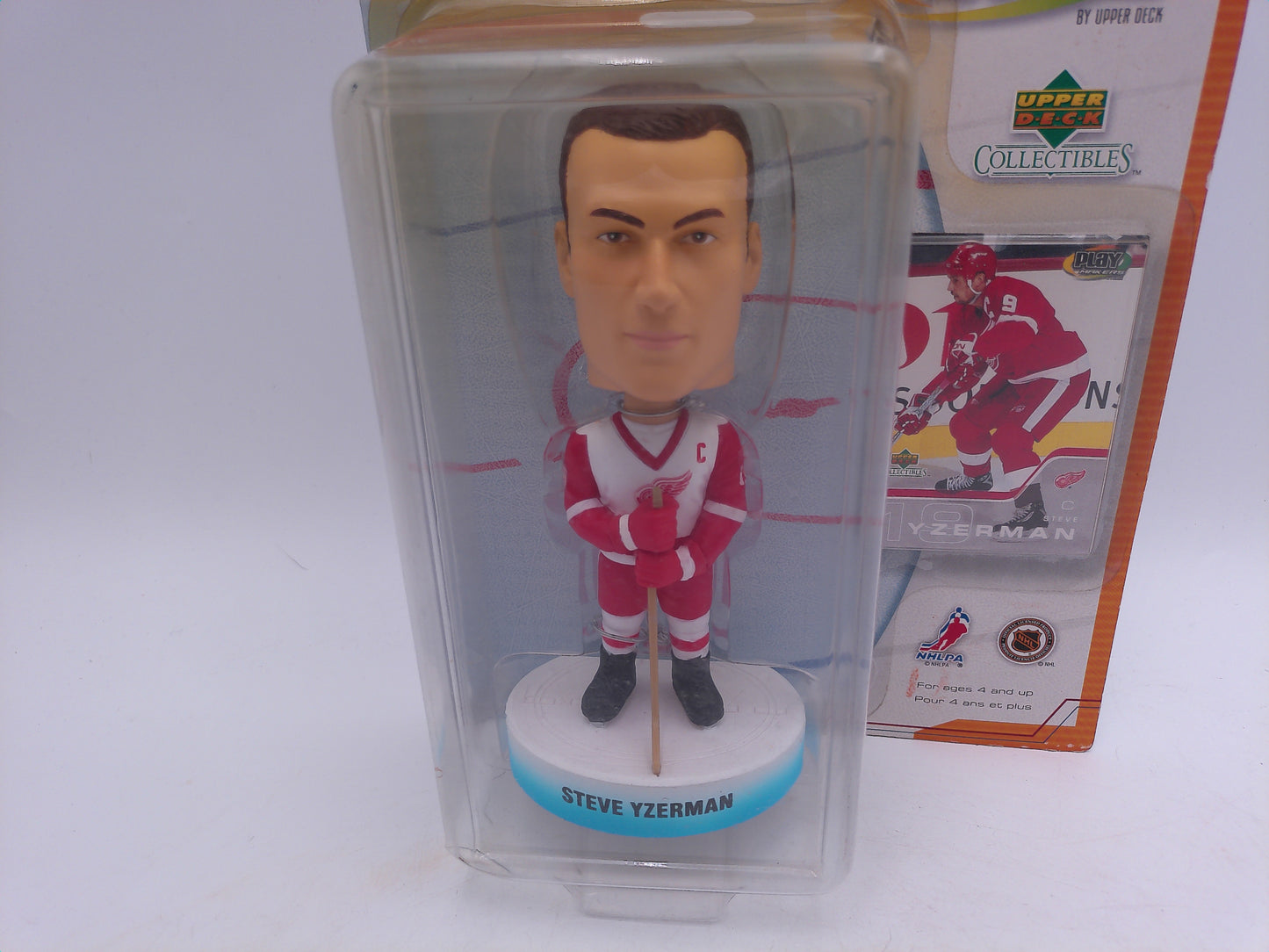 Steve Yzerman Bobblehead - Play Makers by Upper Deck (2002) - New In Box